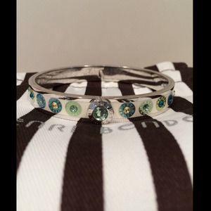 Looking for this Henri Bendel bracelet..!!!