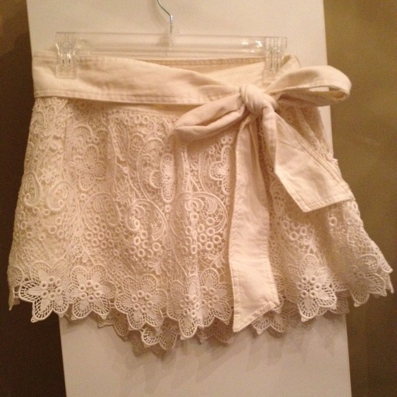 Abercrombie White Haven Skirt