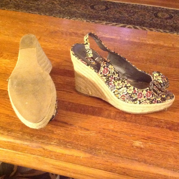Shoes - Picture 2 of 3