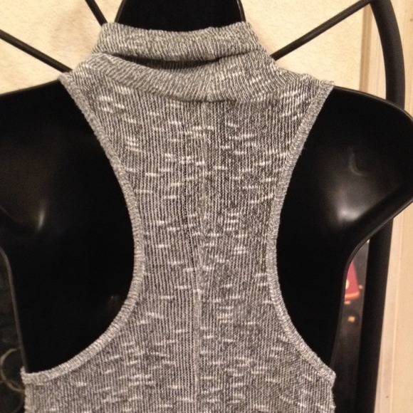 💢SOLD💢 in Bundle💢Little Grey sweater top💕 - Picture 4 of 4