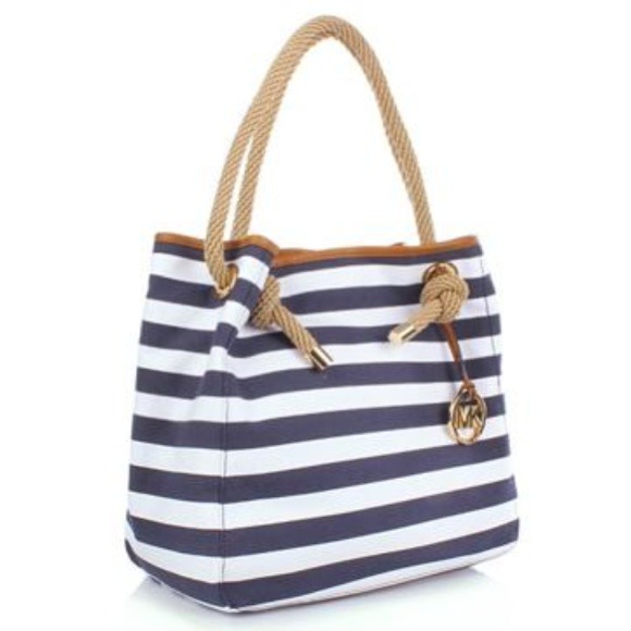 Michael Kors Handbags - 🎀AUTHENTIC🎀 Michael Kors Marina