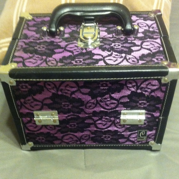 CABOODLE MAKE-UP BOX for @kate777