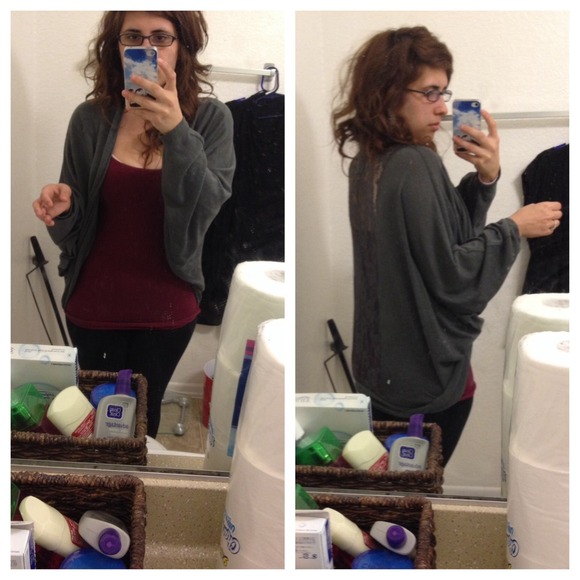 ❌SOLD❌ gray floral open oversized cardigan - Picture 2 of 2