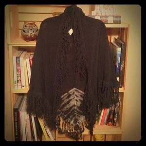 JPB Triangle Fringe Shaw