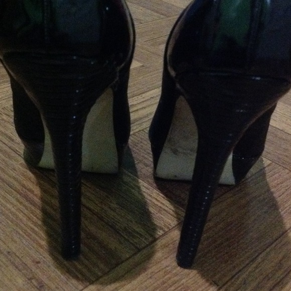 Heels - Picture 2 of 4
