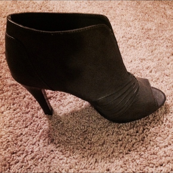 Gray booties - Picture 2 of 3