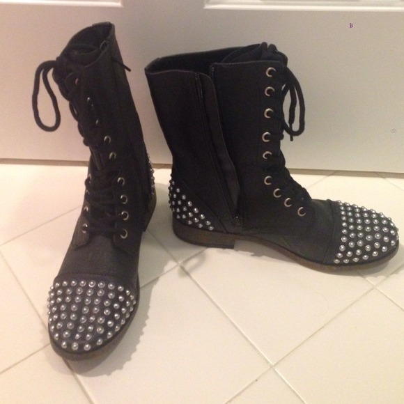 Cute pair of black studded ankle boots.