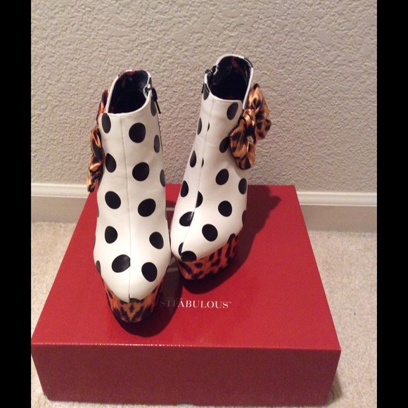 Lolita love bootie Black and white polka dots