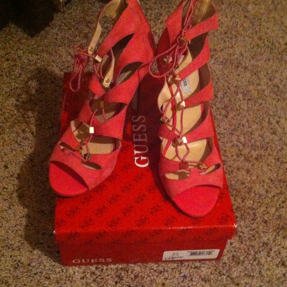 Guess shoe