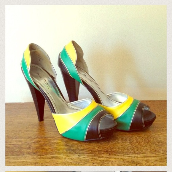 Multi cored D'Orsay Pumps
