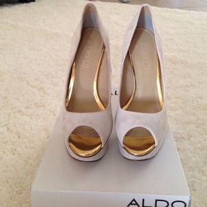 Aldo size 39 pumps