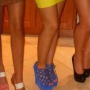 Bright Cobalt Steve Madden wedges!