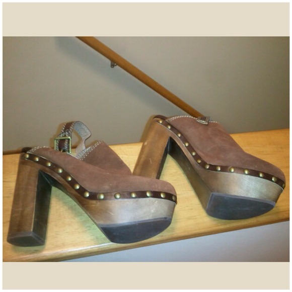 🎀REDUCED STEVE MADDEN CLOGS FOR SALE NOW 🎀