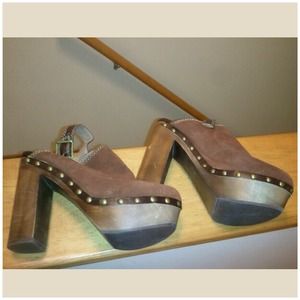 🎀REDUCED STEVE MADDEN CLOGS FOR SALE NOW 🎀