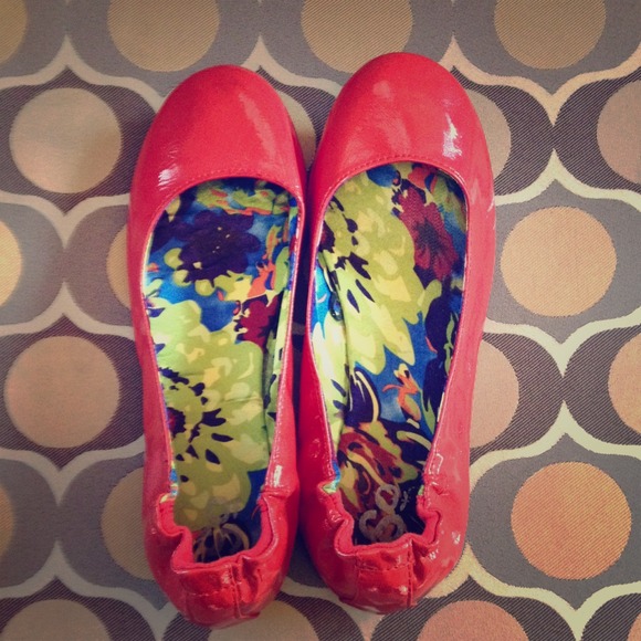 Red So flats