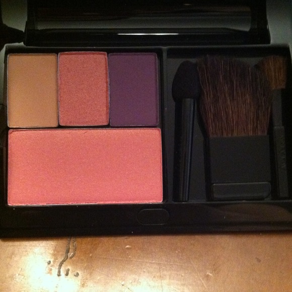 Mary kay compact