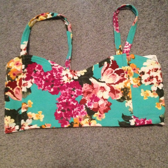 **SOLD**NWT, Brandy Melville Chiyo bra, OSFM