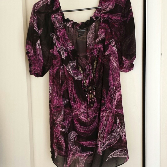 Black pink and white peasant top