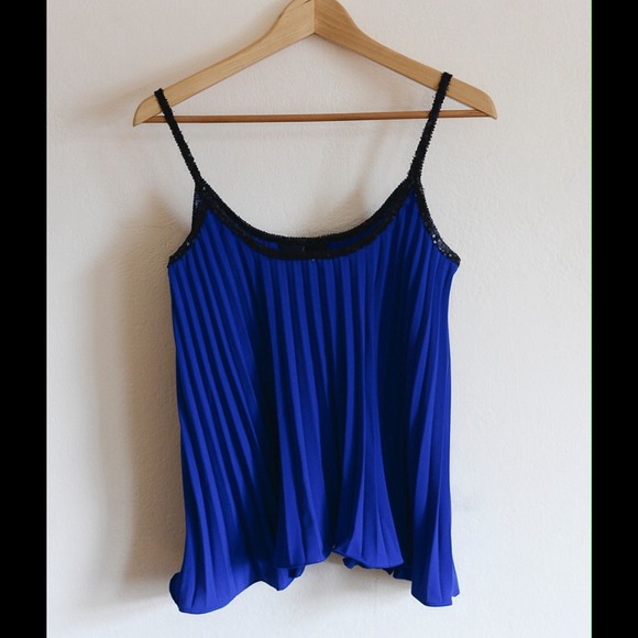 💵‼️⬇️PRICE REDUCEDJack by BB Dakota Pleated Tank - Picture 2 of 2