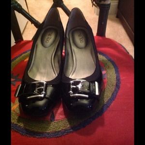 SOLD - Me Too Black Patent Leather Heels