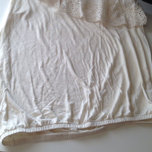 One sided embroidered lace top - Picture 4 of 4