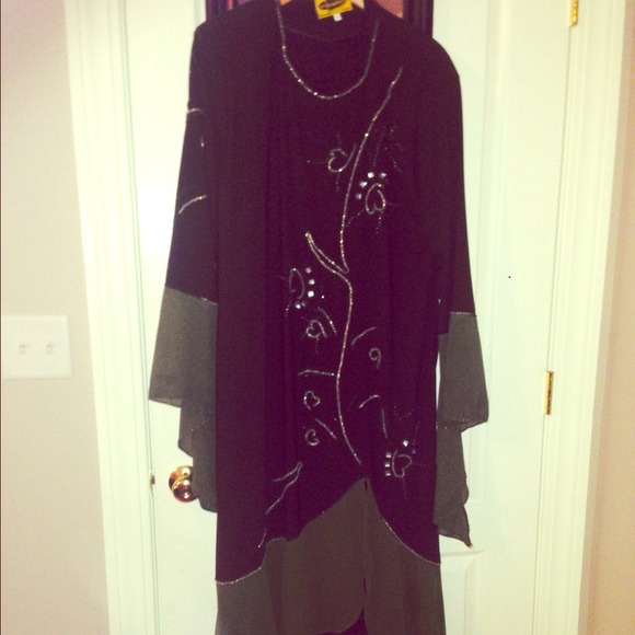 Green/dark green abaya