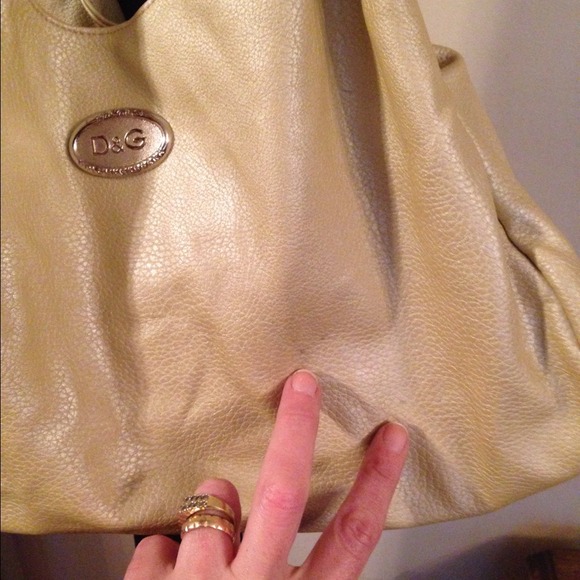 Gold hobo style handbag - Picture 3 of 3
