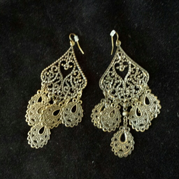 Fun dangle earrings - Picture 2 of 2
