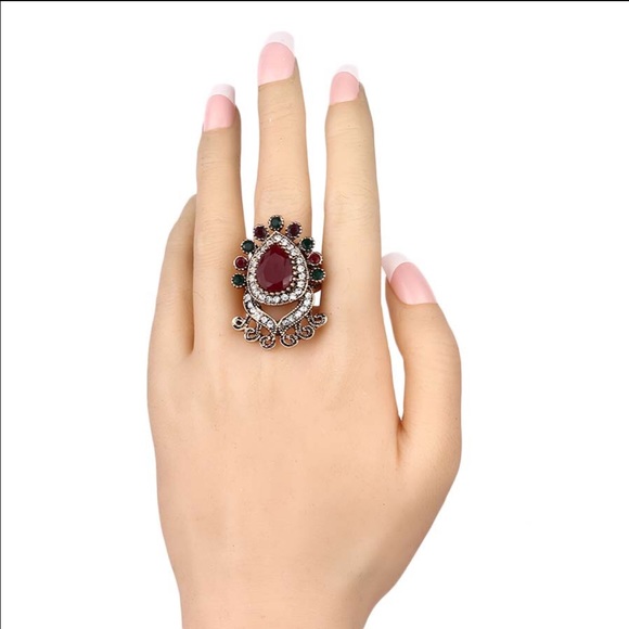 Gorgeous ring - Picture 3 of 3