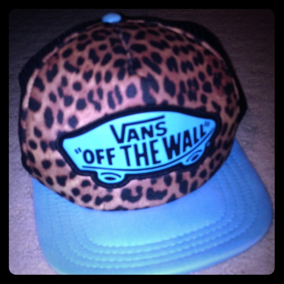 Cute vans cheetah hat!