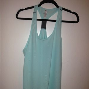 Under Armour tank bundle