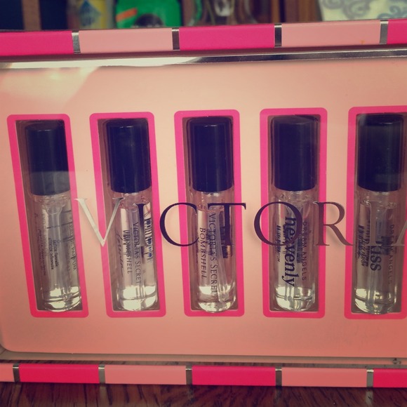 Victoria's Secret Other - 🚫SOLD🚫10 Victorias Secret mini spray parfum.