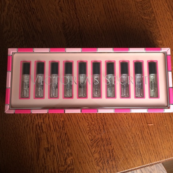 🚫SOLD🚫10 Victorias Secret mini spray parfum. - Picture 2 of 4