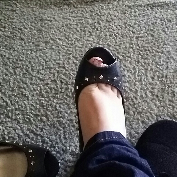 Shoes - Picture 4 of 4