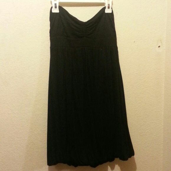 Staple! Adorable black sweetheart dress