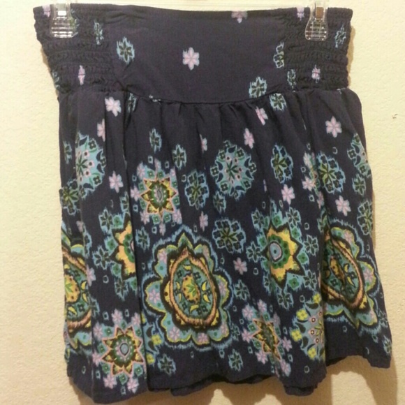 Floral design scrunched waist skirt!