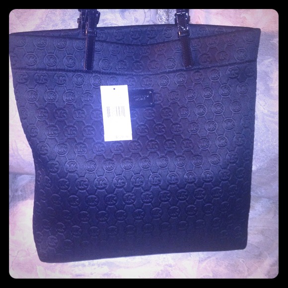 Michael Kors For Sale/Trade For Another Mk Bag 💟