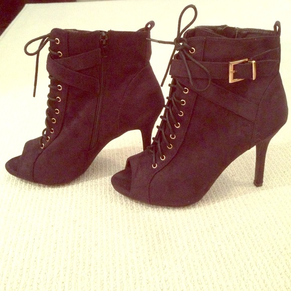 Black ankle booties Sz. 8 Worn once!