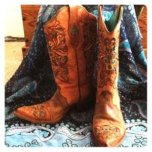 Corral Vintage boots with teal inlay