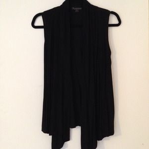 Sleeveless draped shawl