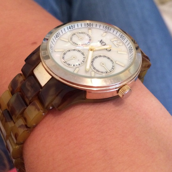 Tortoise Watch - Picture 3 of 4