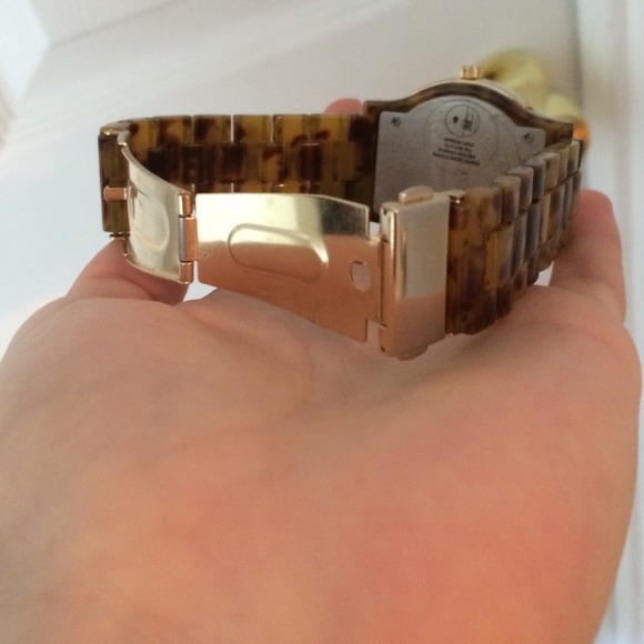 Tortoise Watch - Picture 4 of 4