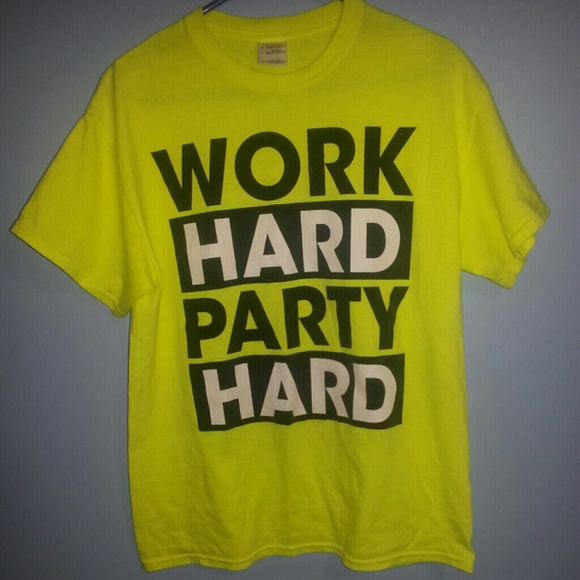 Men's medium tee