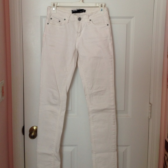 White skinny jeans from urban outfitters