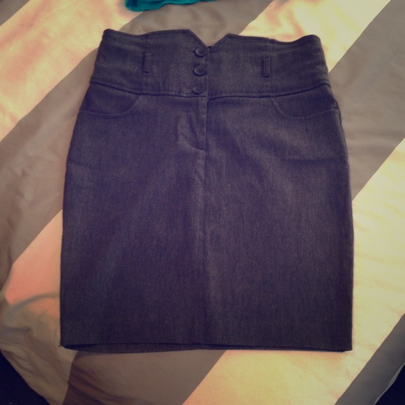 Grey pencil skirt