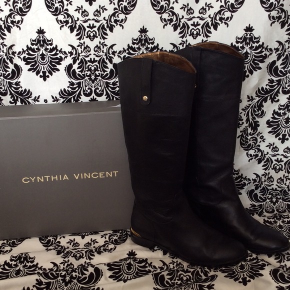 Size 8 Cynthia Vincent black leather boots Gabbie