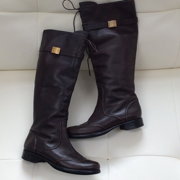 LOUIS VUITTON distressed brown leather boots 39