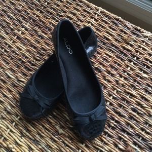 ALDO adorable black sequin ballet flats