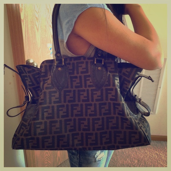 Fendi Inspired Handbag ❤️