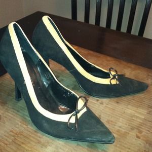 Colin Stuart velvet black and white heel